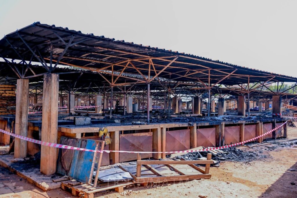 Un incendie ravage le marché de condiments de Paspanga